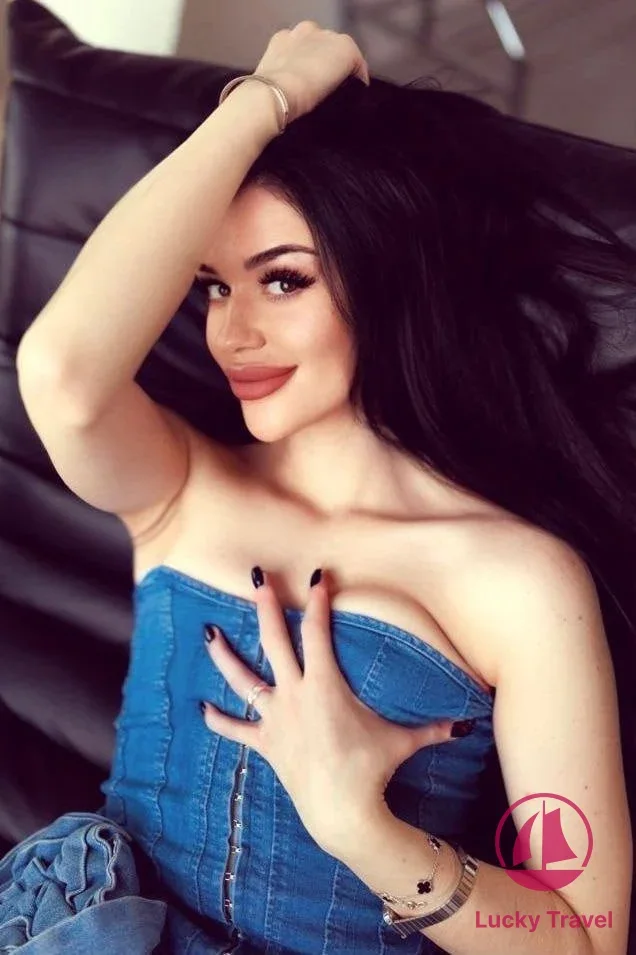Галерея: проститутка Азиза, фото 7, 25 лет, Москва, Басманный, черные волосы, 169 см