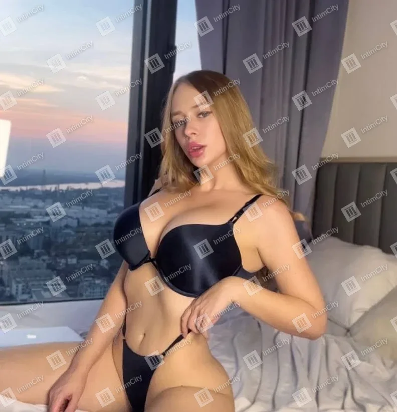 Проститутка Веста на фото анкеты: 21 год, Москва, Кунцево, среднее телосложение, блондинка, 170 см, снимок 4