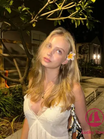Галерея: проститутка Адель, фото 4, 28 лет, Москва, Даниловский, стройная, блондинка, 165 см