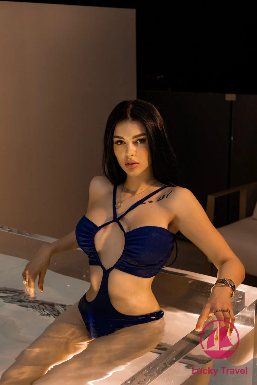 Проститутка Каталина на фото анкеты: 21 год, Москва, Сокол, стройная, шатенка, 168 см, снимок 5