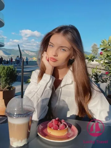 Проститутка Любовь на фото анкеты: 20 лет, Москва, Тверской, стройная, шатенка, 168 см, снимок 6