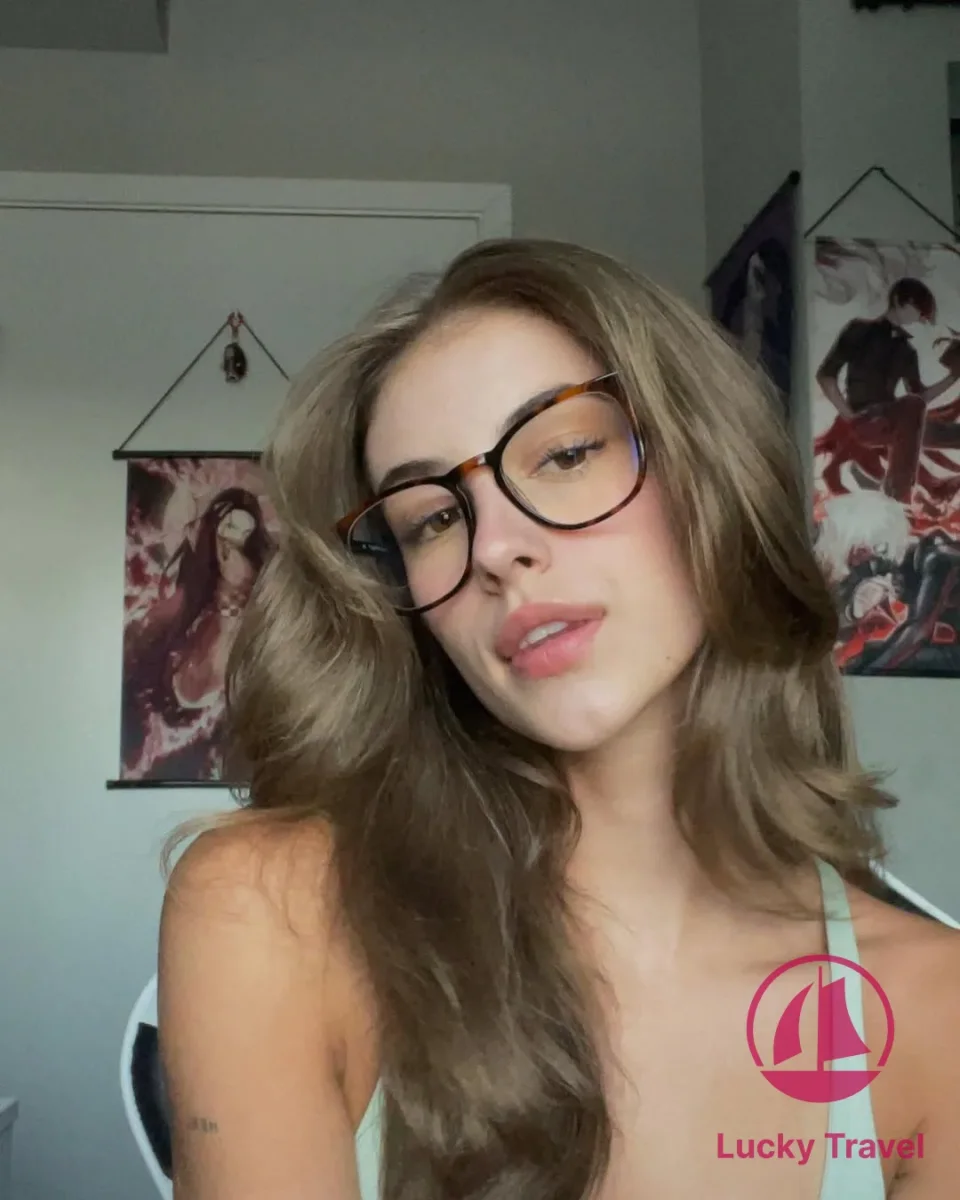 Проститутка Сабрина на фото анкеты: 20 лет, Москва, Раменки, стройная, шатенка, 170 см, снимок 2