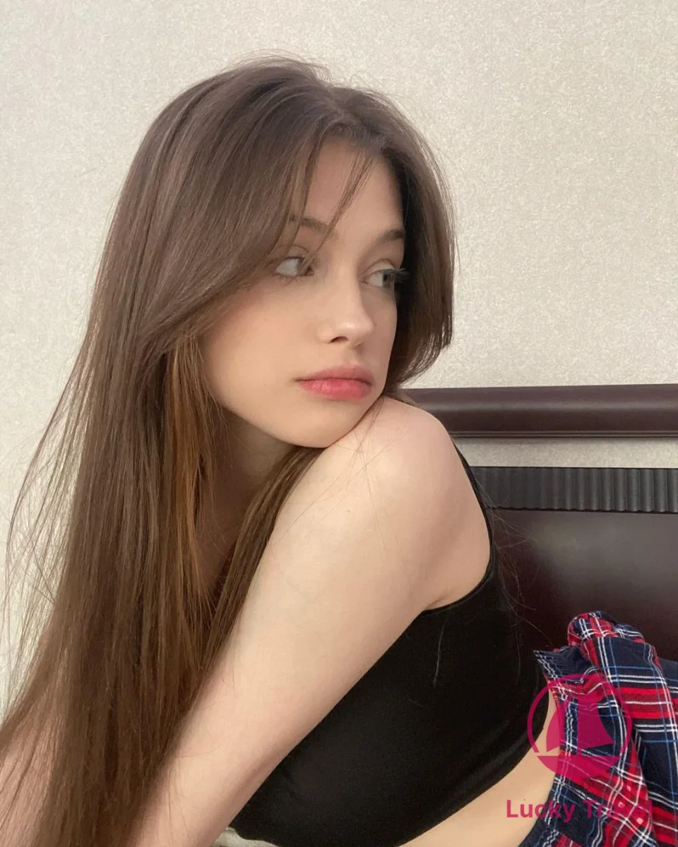 Снимок 2: проститутка Ива: 31 год, Москва, Академический, стройная, черные волосы, 165 см