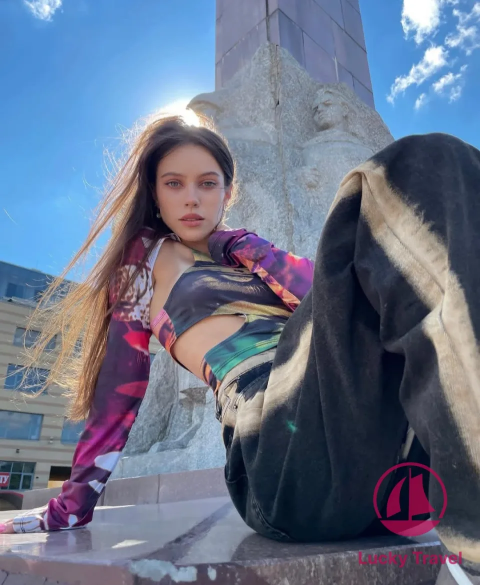 Проститутка Алла на фото анкеты: 20 лет, Москва, Марфино, стройная, шатенка, 169 см, снимок 4