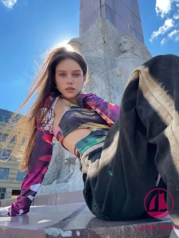 Проститутка Алла на фото анкеты: 20 лет, Москва, Марфино, стройная, шатенка, 169 см, снимок 4