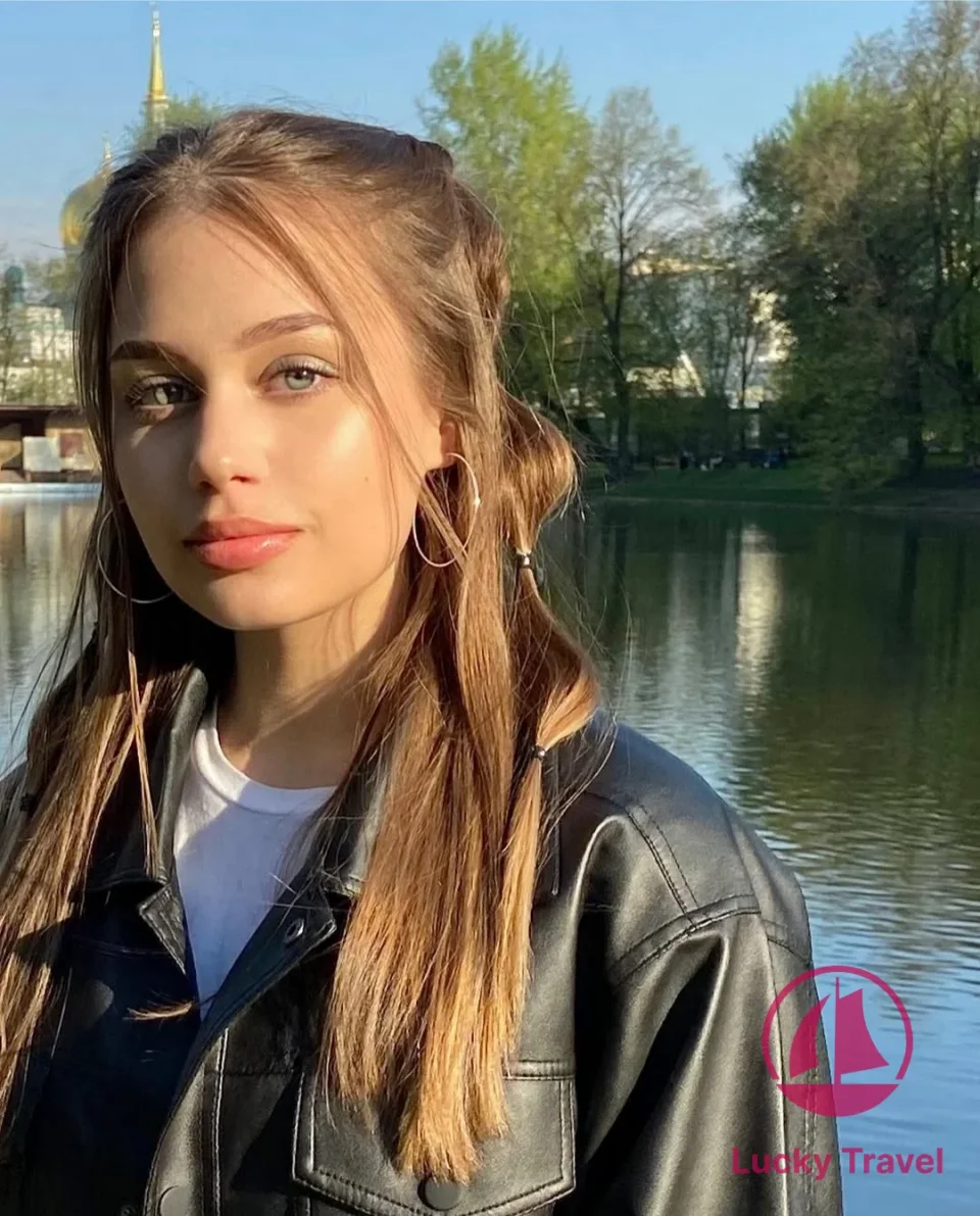 Галерея: проститутка Эмма, фото 1, 25 лет, Москва, Дмитровский, стройная, шатенка, 168 см